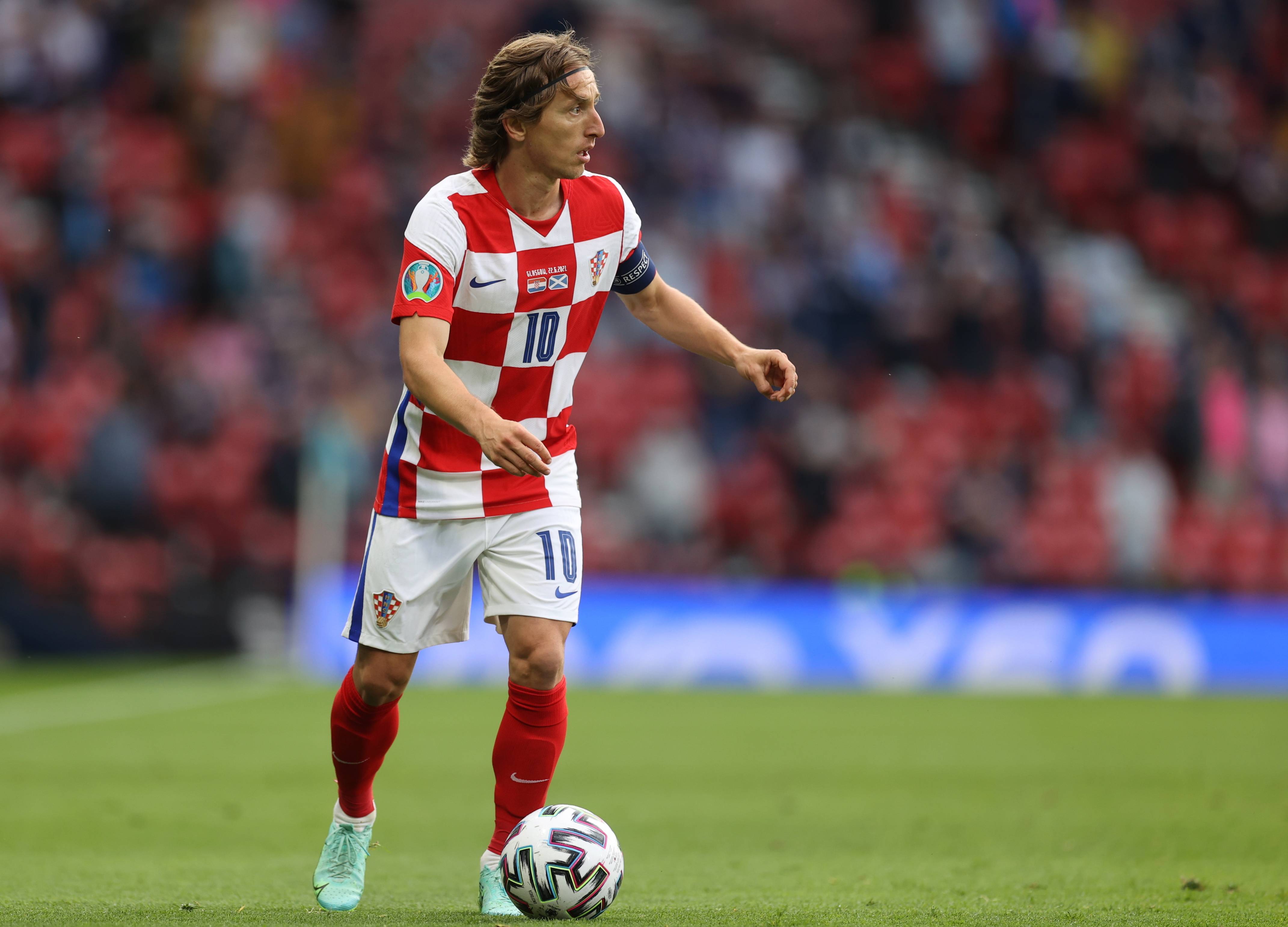 土耳其和匈牙利球员口水战，皇马新星：6个进球该让你们闭嘴了