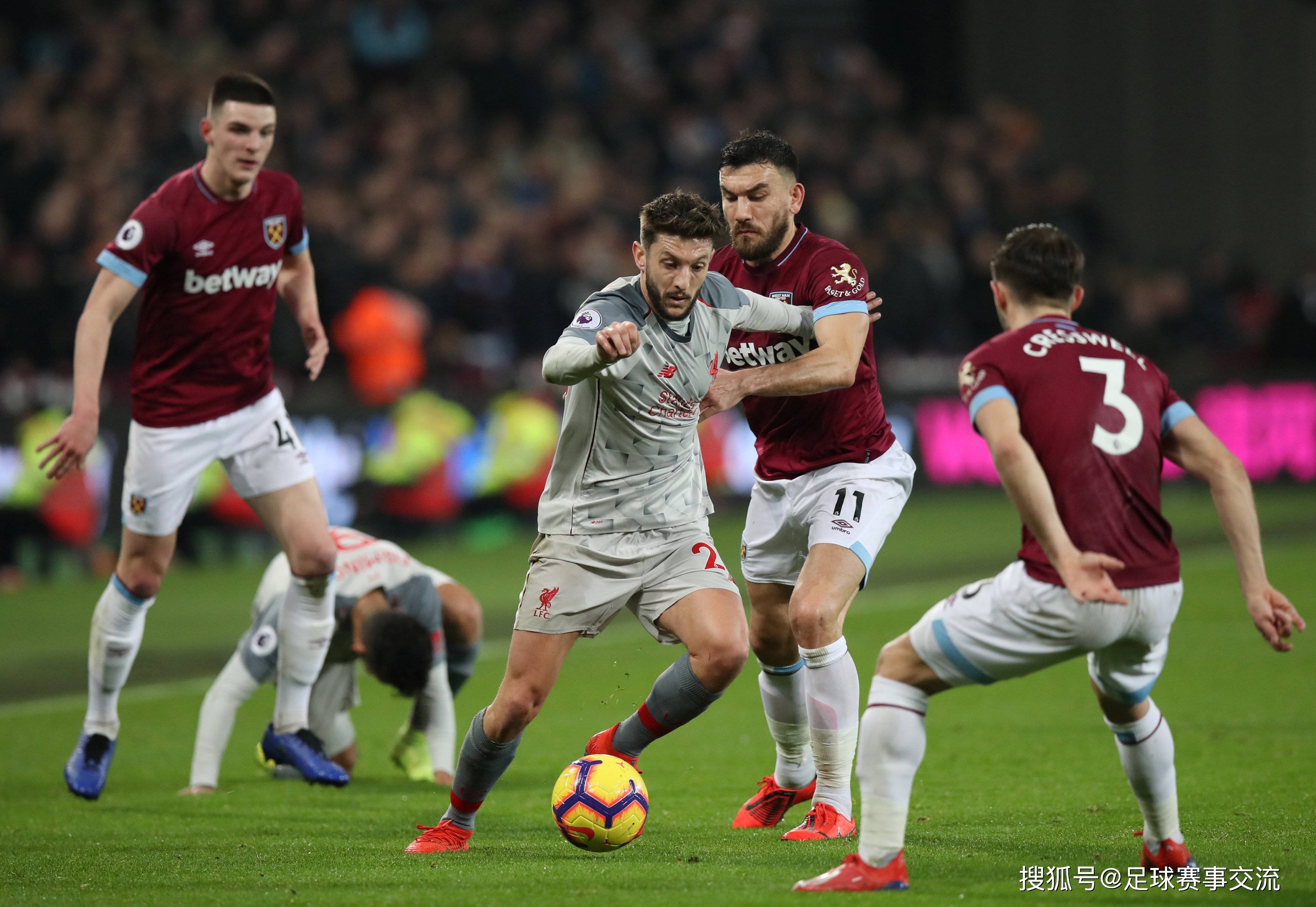 美记：艾顿因病缺席湖人今天训练，但他将随队前往犹他州