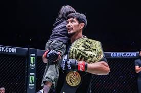 女排联赛第四轮精彩较量继续 江苏女排险胜天津