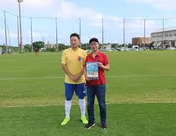 官方：库巴西右脚踝不适，已离开西班牙队返回巴萨